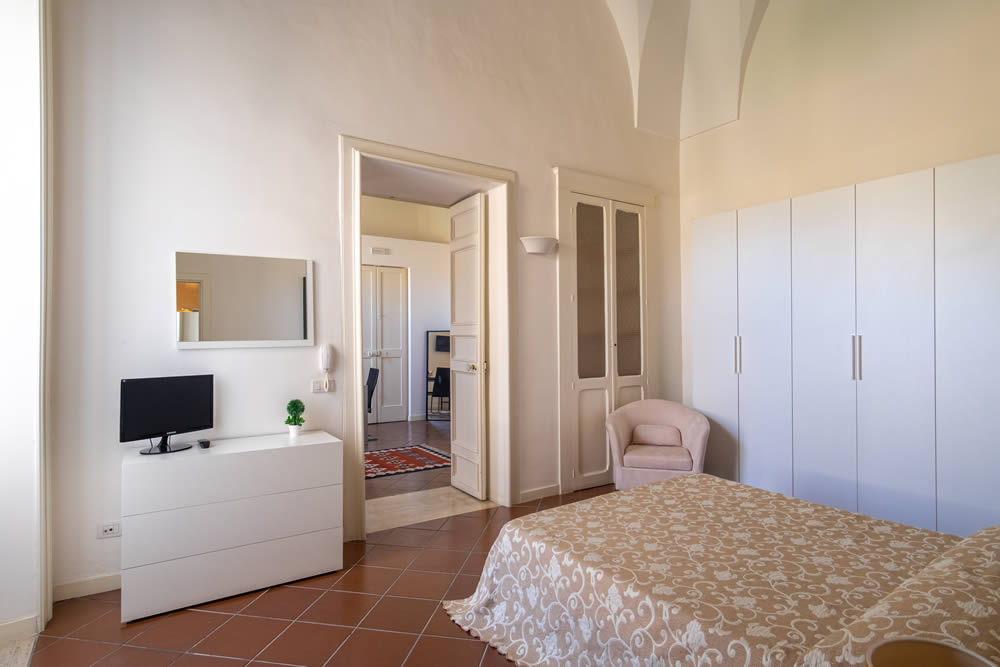 arcadia-luxury-suites-appartamento-cortile (7)