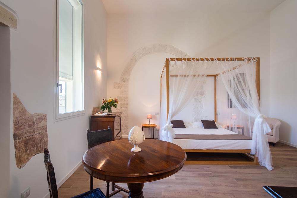 arcadia-luxury-suites-gallery-camera-archi (13)